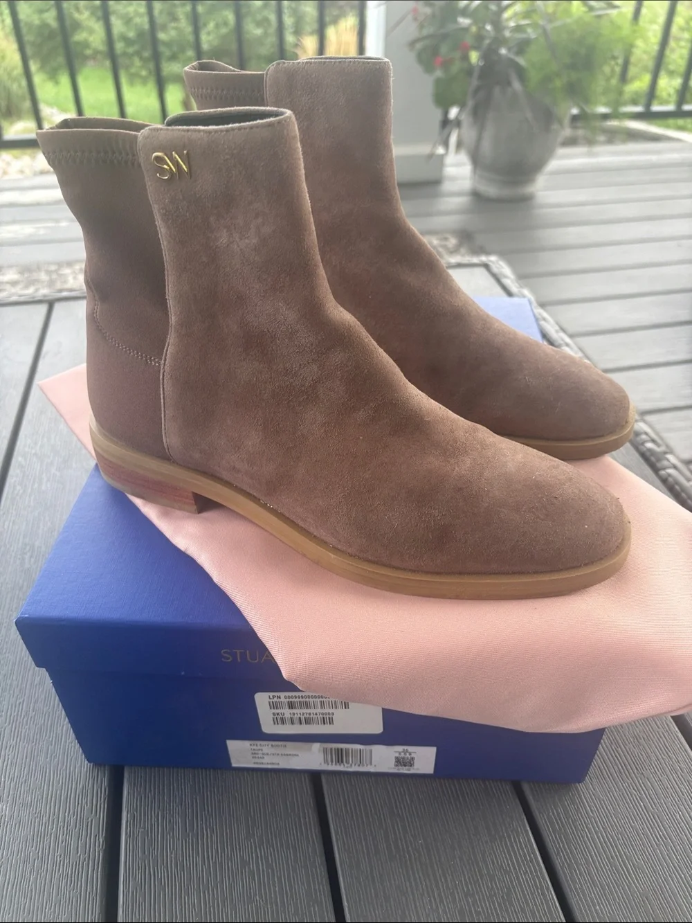 Stuart Weitzman pull on ankle boots in taupe suede size 5.5/36